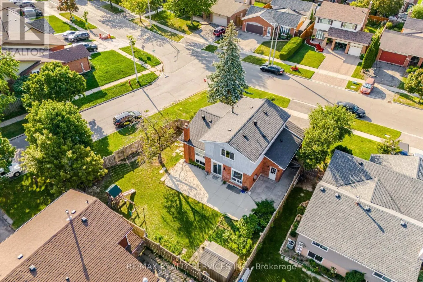 73 BLACKTHORN LANE