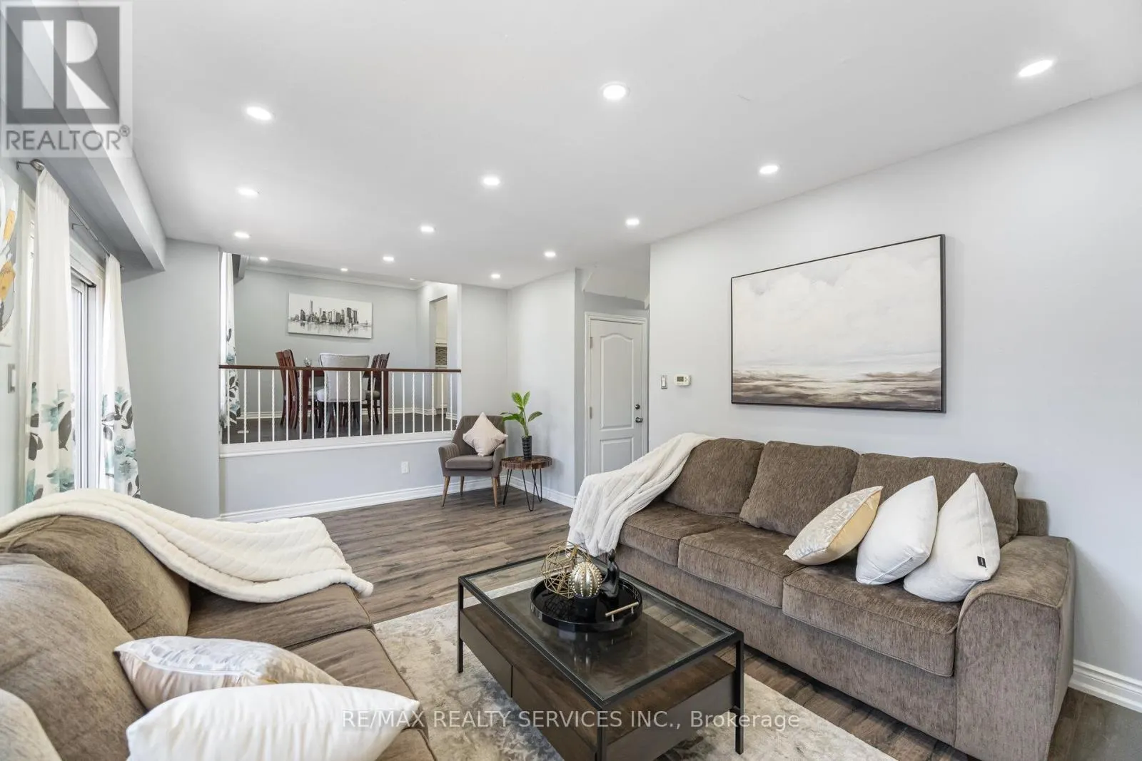 73 BLACKTHORN LANE
