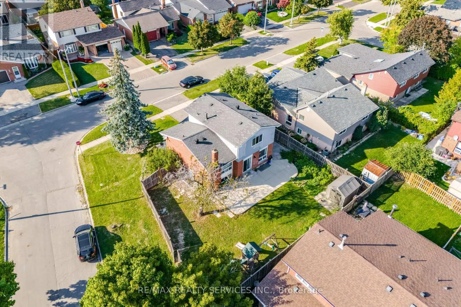 73 BLACKTHORN LANE