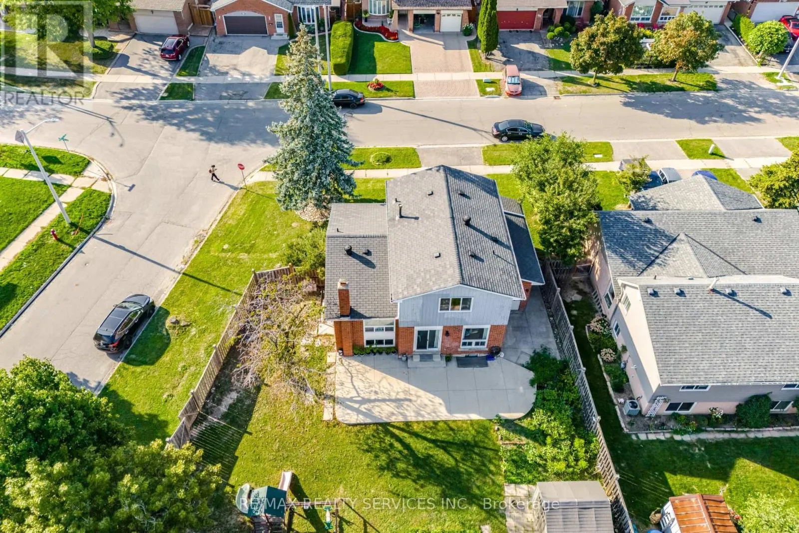 73 BLACKTHORN LANE