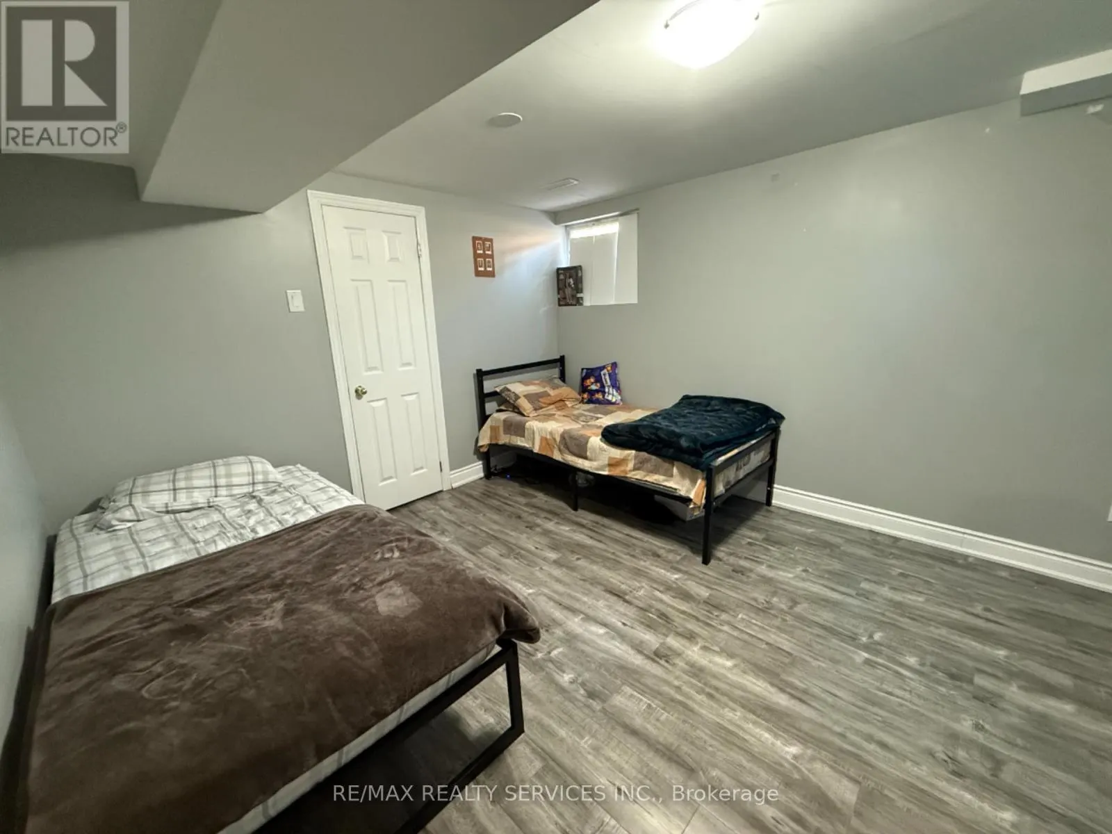 73 BLACKTHORN LANE