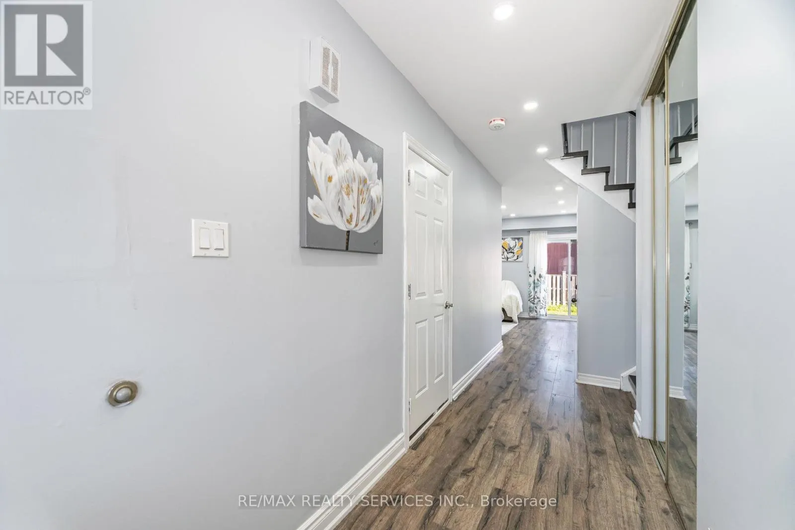 73 BLACKTHORN LANE