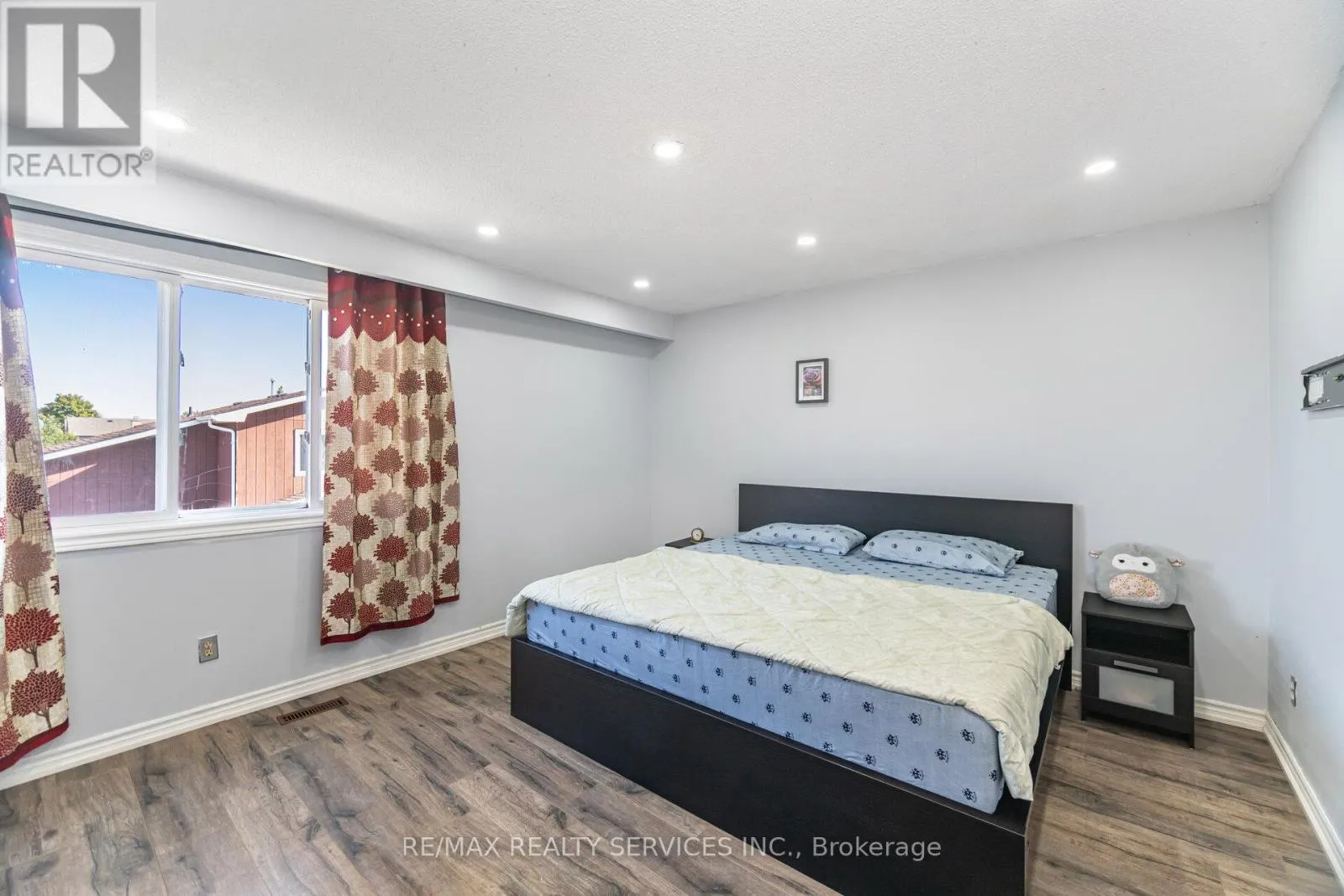 73 BLACKTHORN LANE