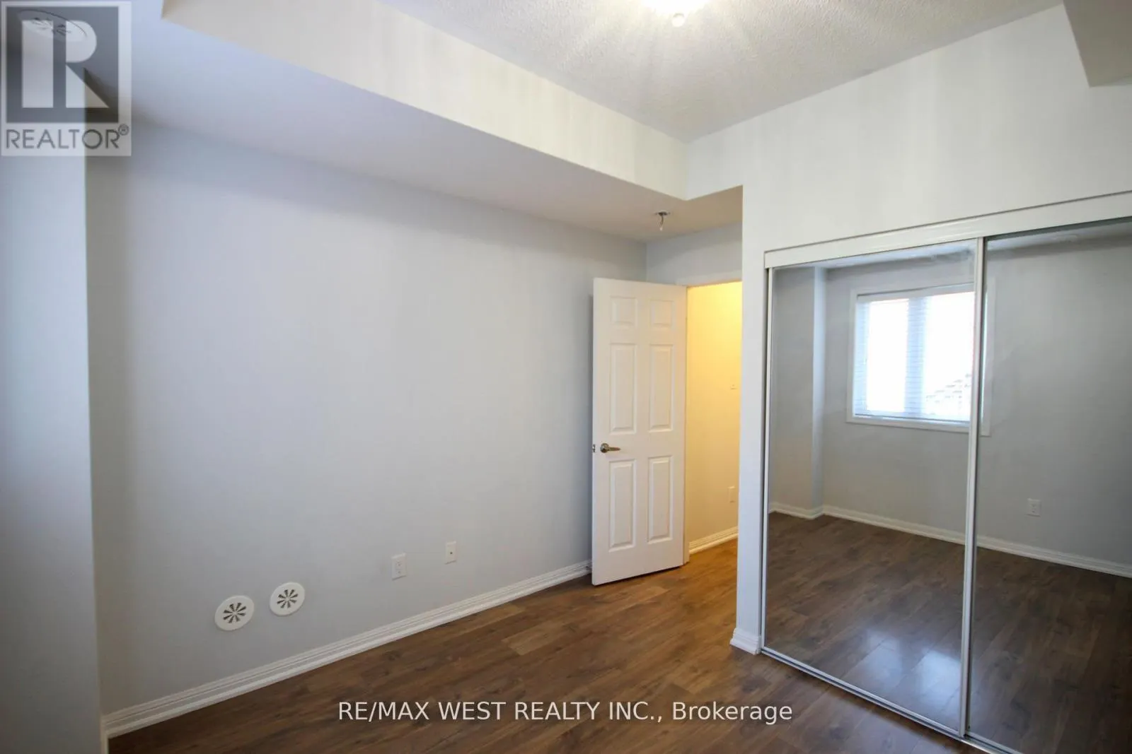 273 - 250 SUNNY MEADOW BOULEVARD