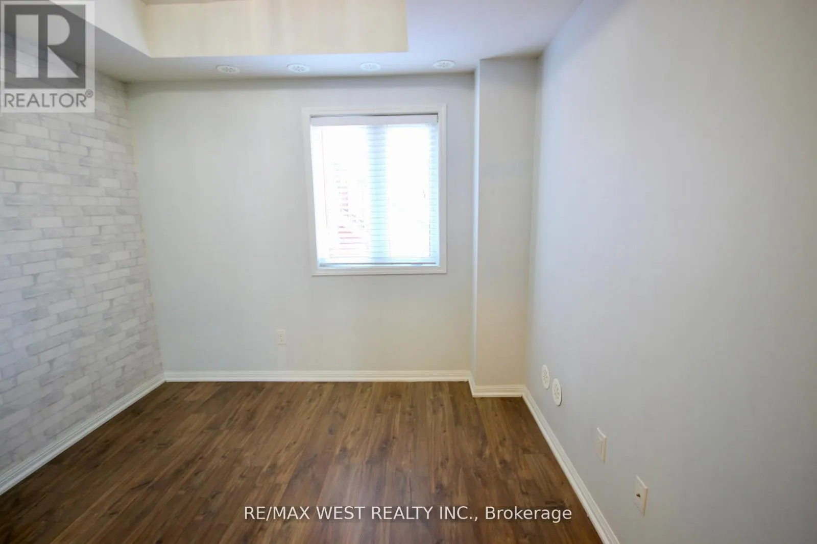 273 - 250 SUNNY MEADOW BOULEVARD