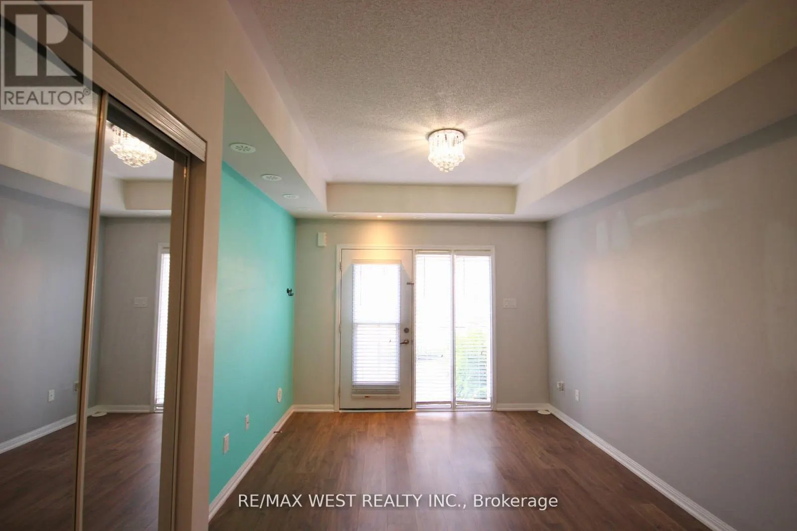 273 - 250 SUNNY MEADOW BOULEVARD