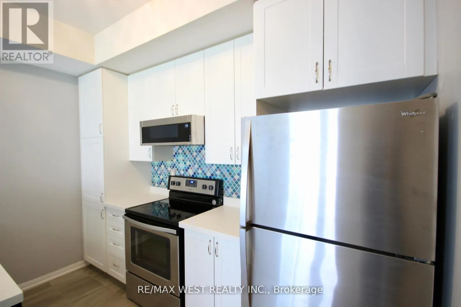273 - 250 SUNNY MEADOW BOULEVARD