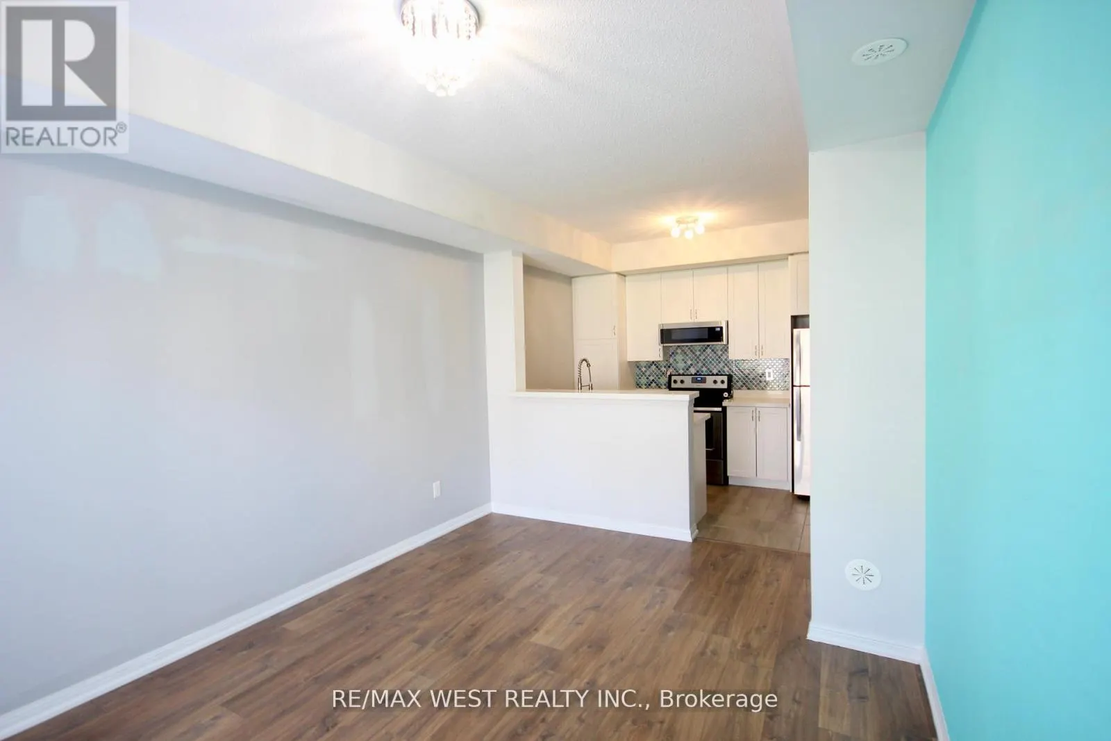 273 - 250 SUNNY MEADOW BOULEVARD