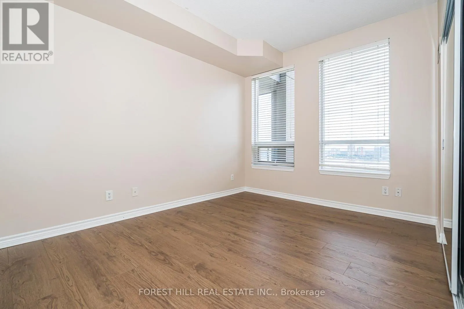 1610 - 388 PRINCE OF WALES DRIVE