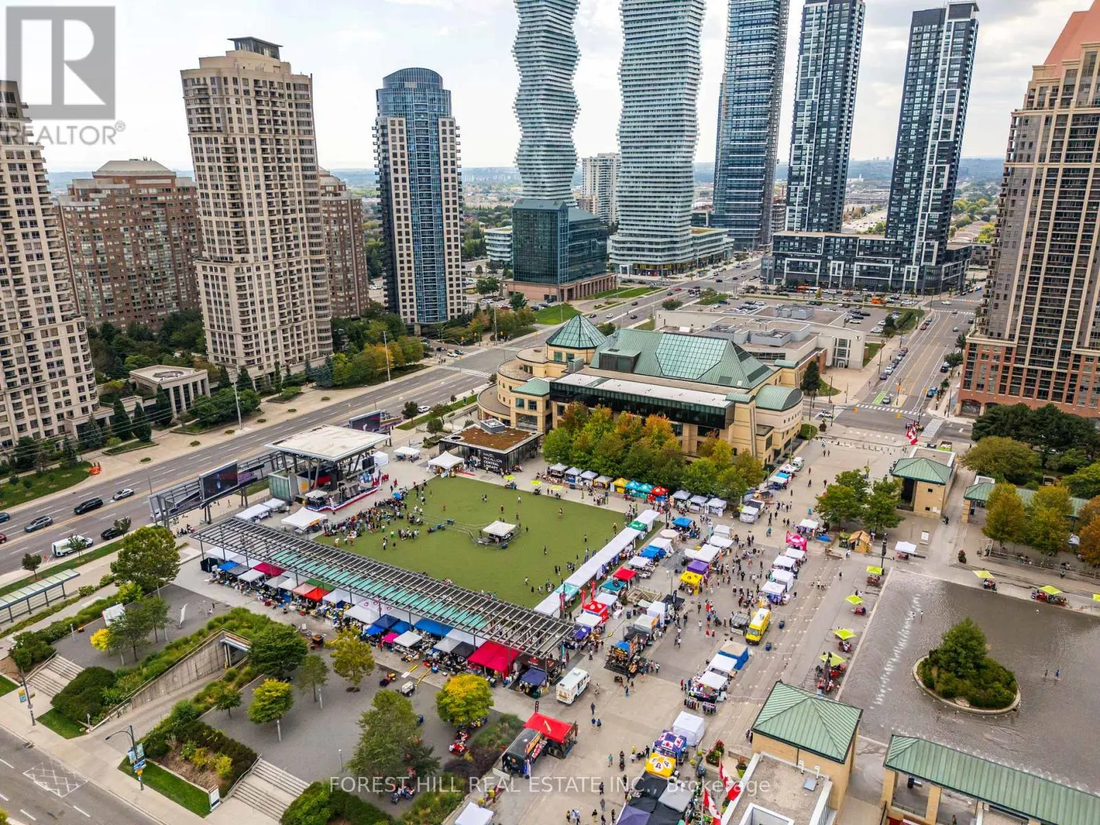 1610 - 388 PRINCE OF WALES DRIVE