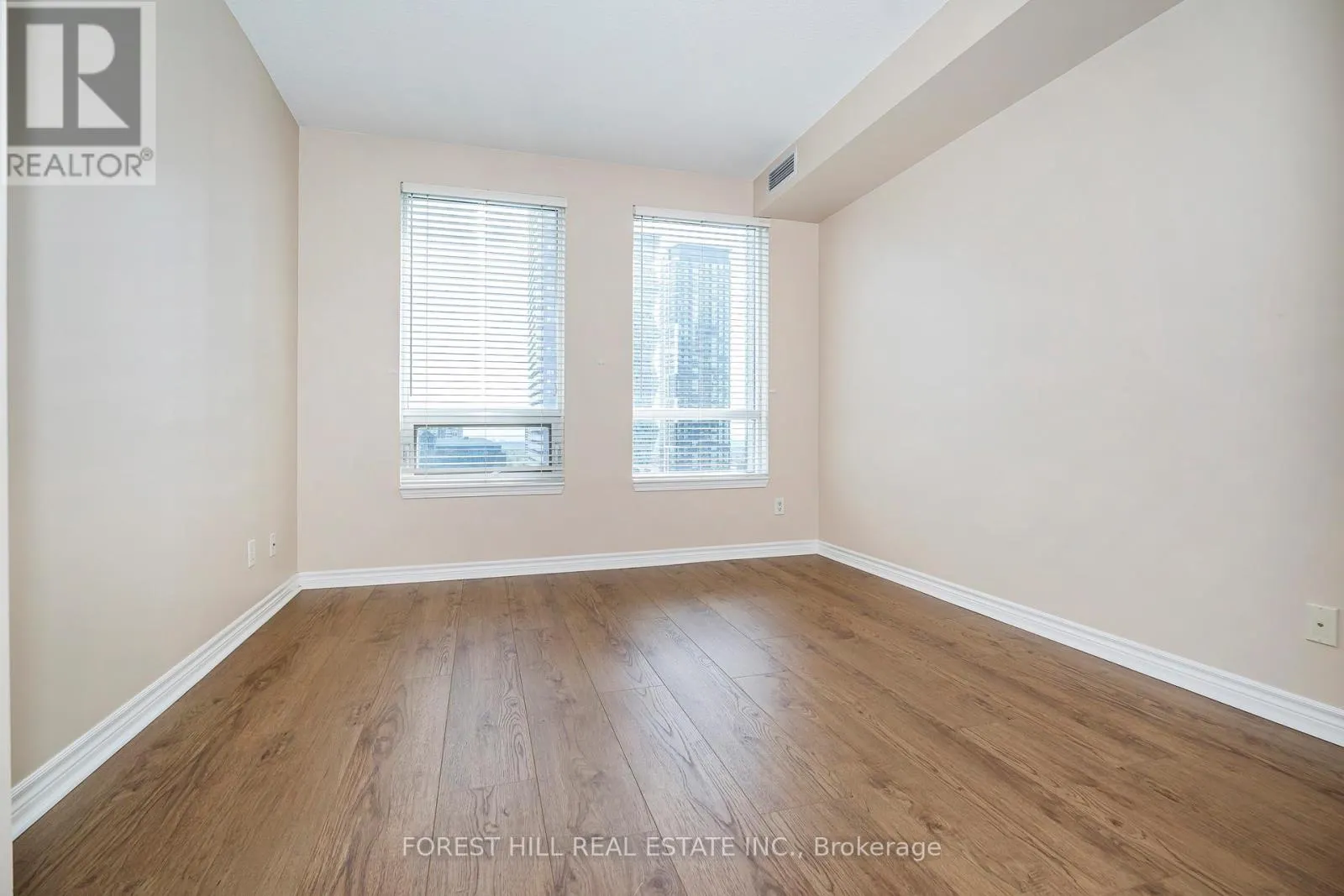 1610 - 388 PRINCE OF WALES DRIVE