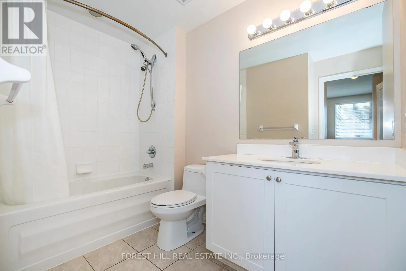 1610 - 388 PRINCE OF WALES DRIVE