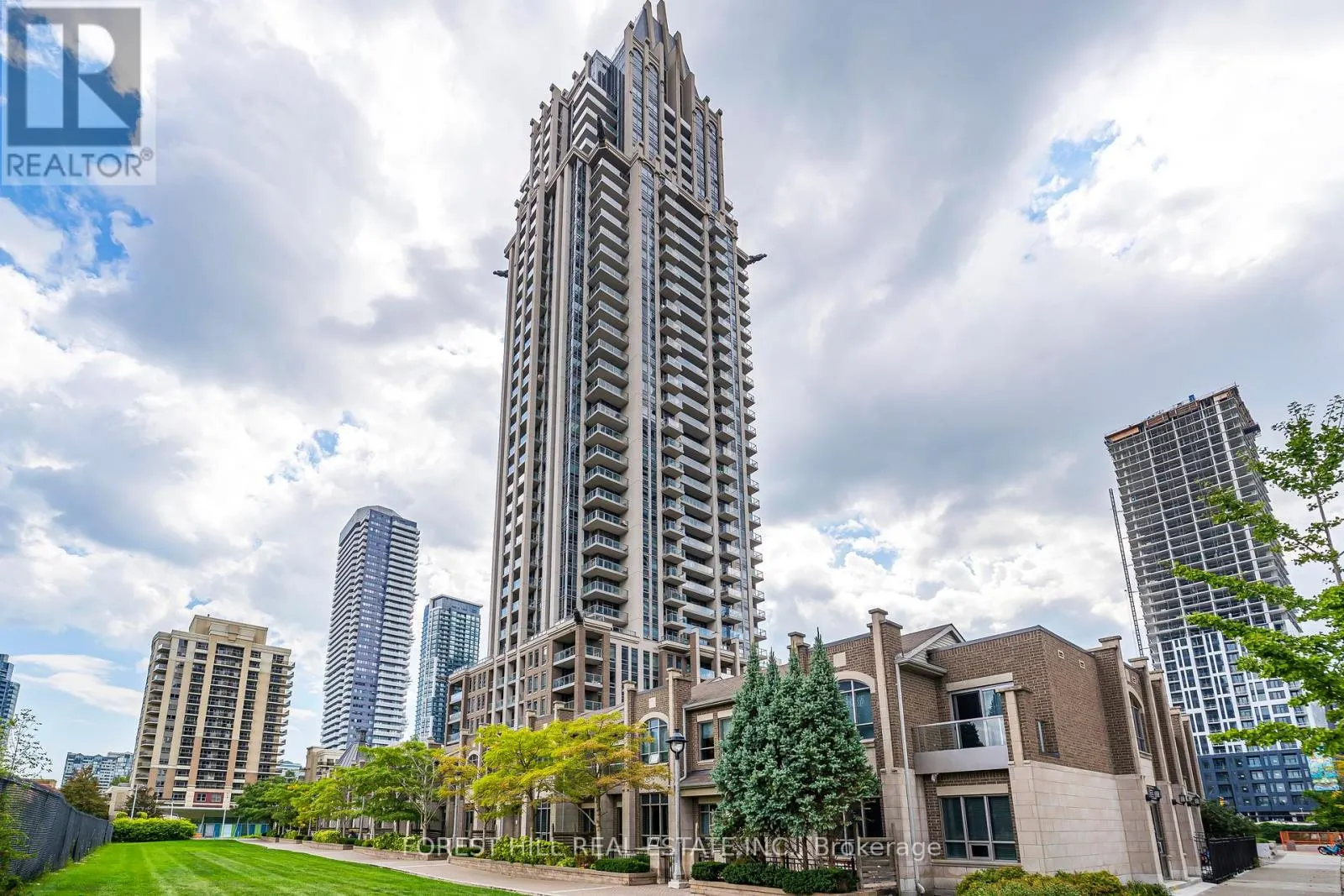1610 - 388 PRINCE OF WALES DRIVE