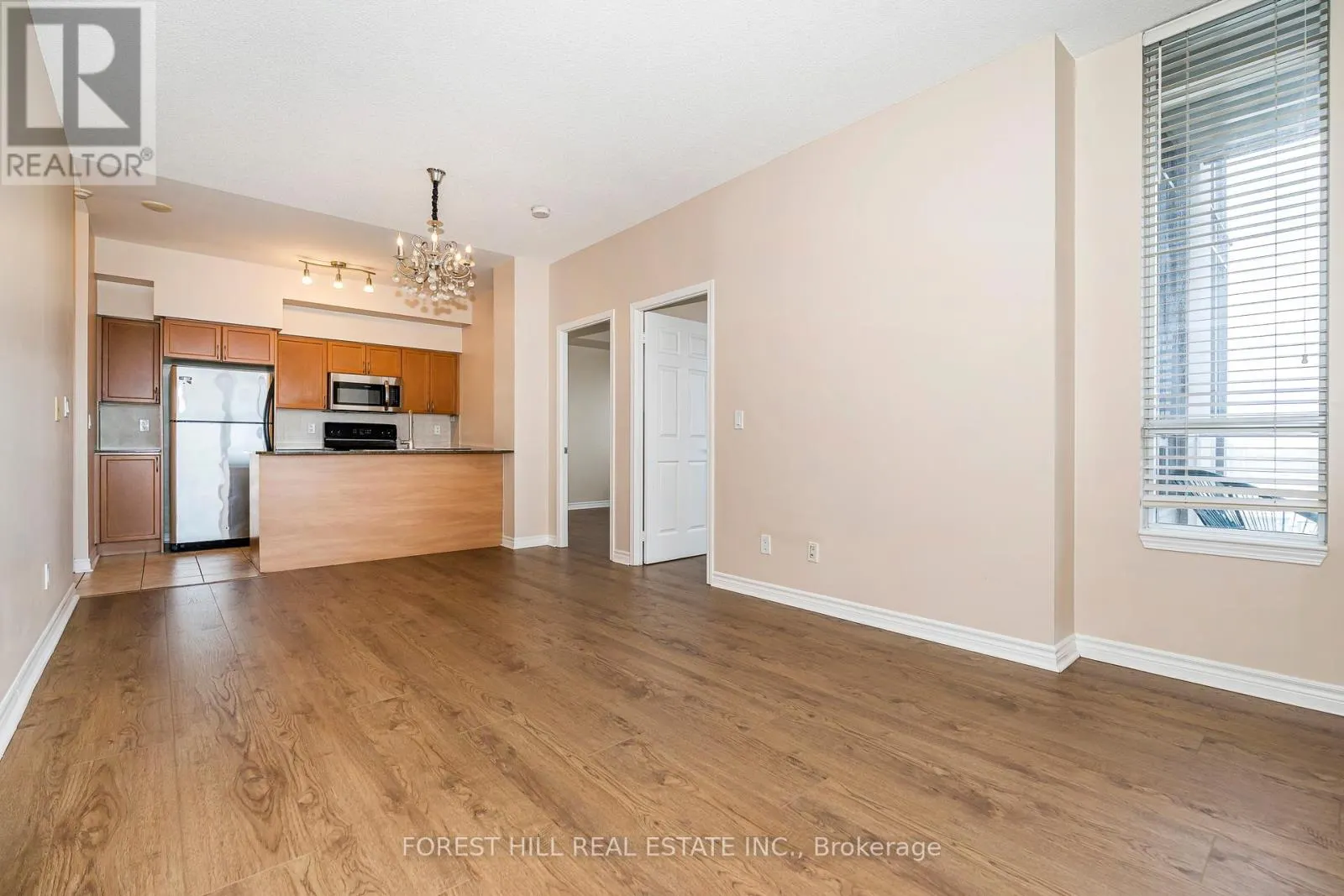 1610 - 388 PRINCE OF WALES DRIVE