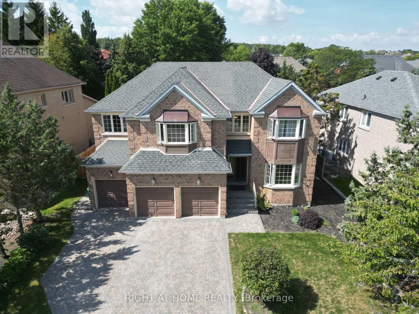2427 ERIN CENTRE BOULEVARD