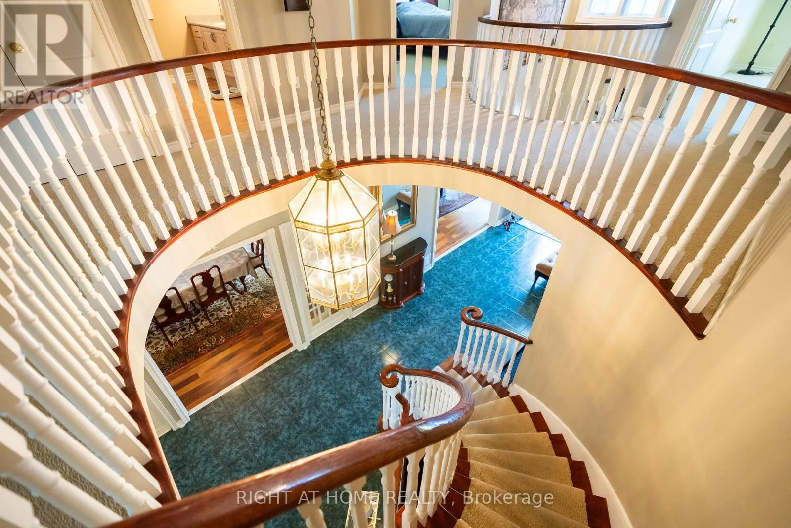 2427 ERIN CENTRE BOULEVARD