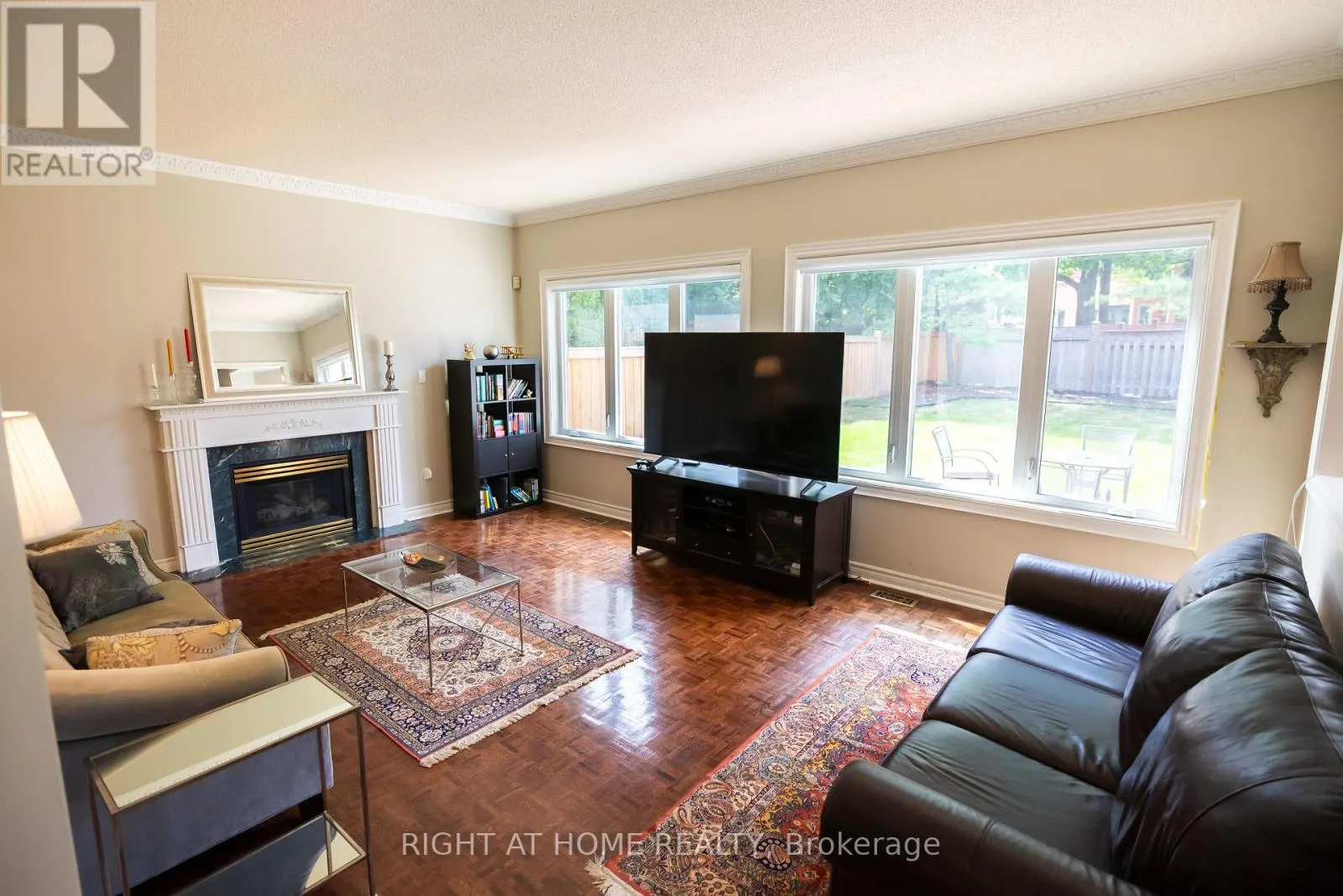 2427 ERIN CENTRE BOULEVARD