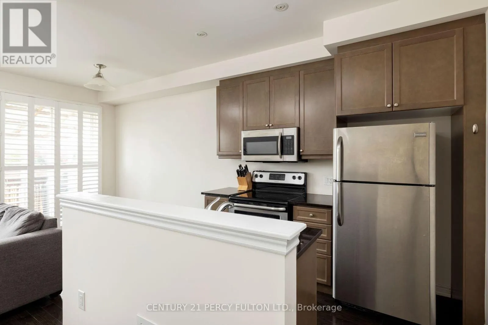 202 SKY HARBOUR DRIVE