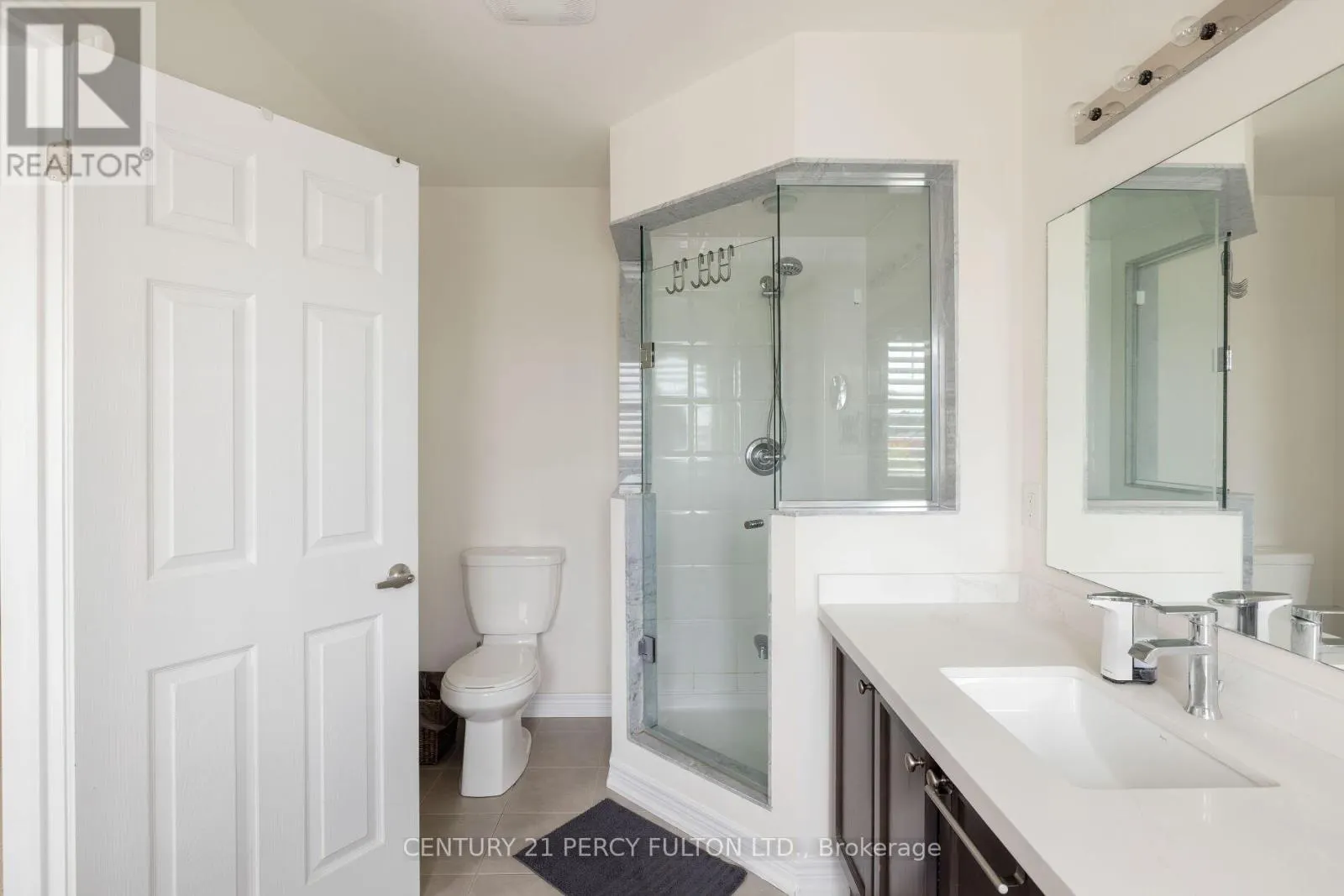 202 SKY HARBOUR DRIVE