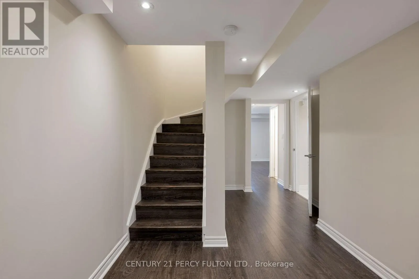 202 SKY HARBOUR DRIVE