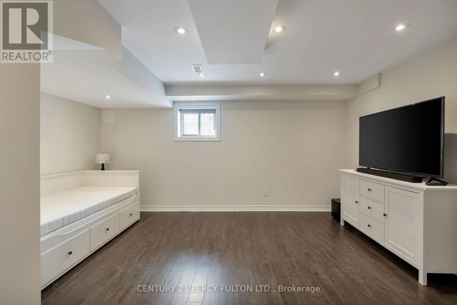 202 SKY HARBOUR DRIVE