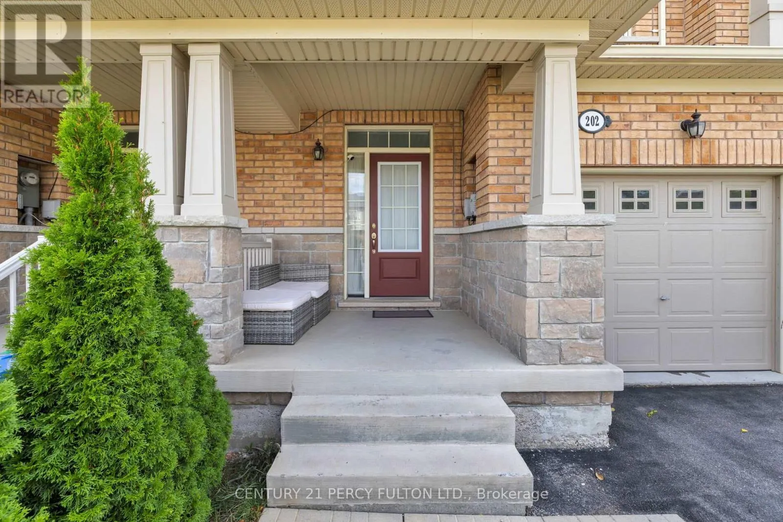 202 SKY HARBOUR DRIVE