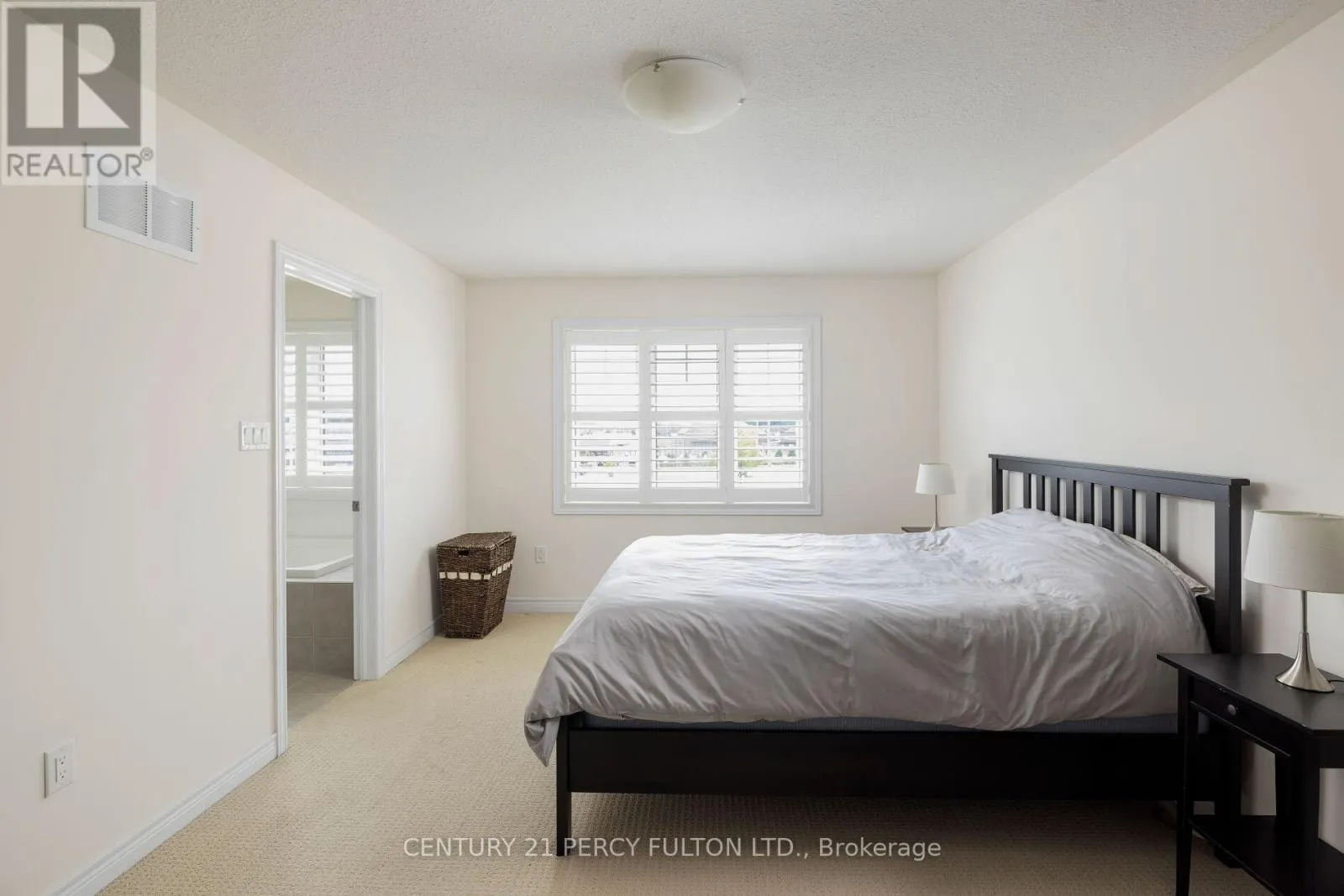 202 SKY HARBOUR DRIVE