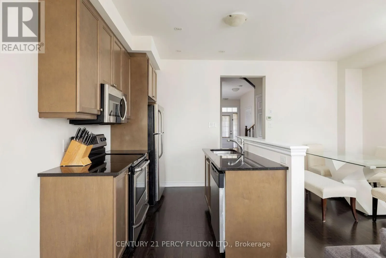 202 SKY HARBOUR DRIVE