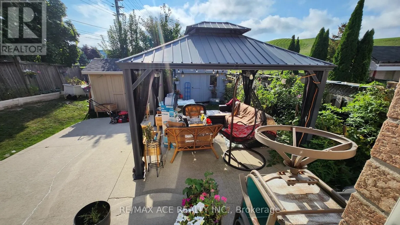 1002 WINDBROOK GROVE