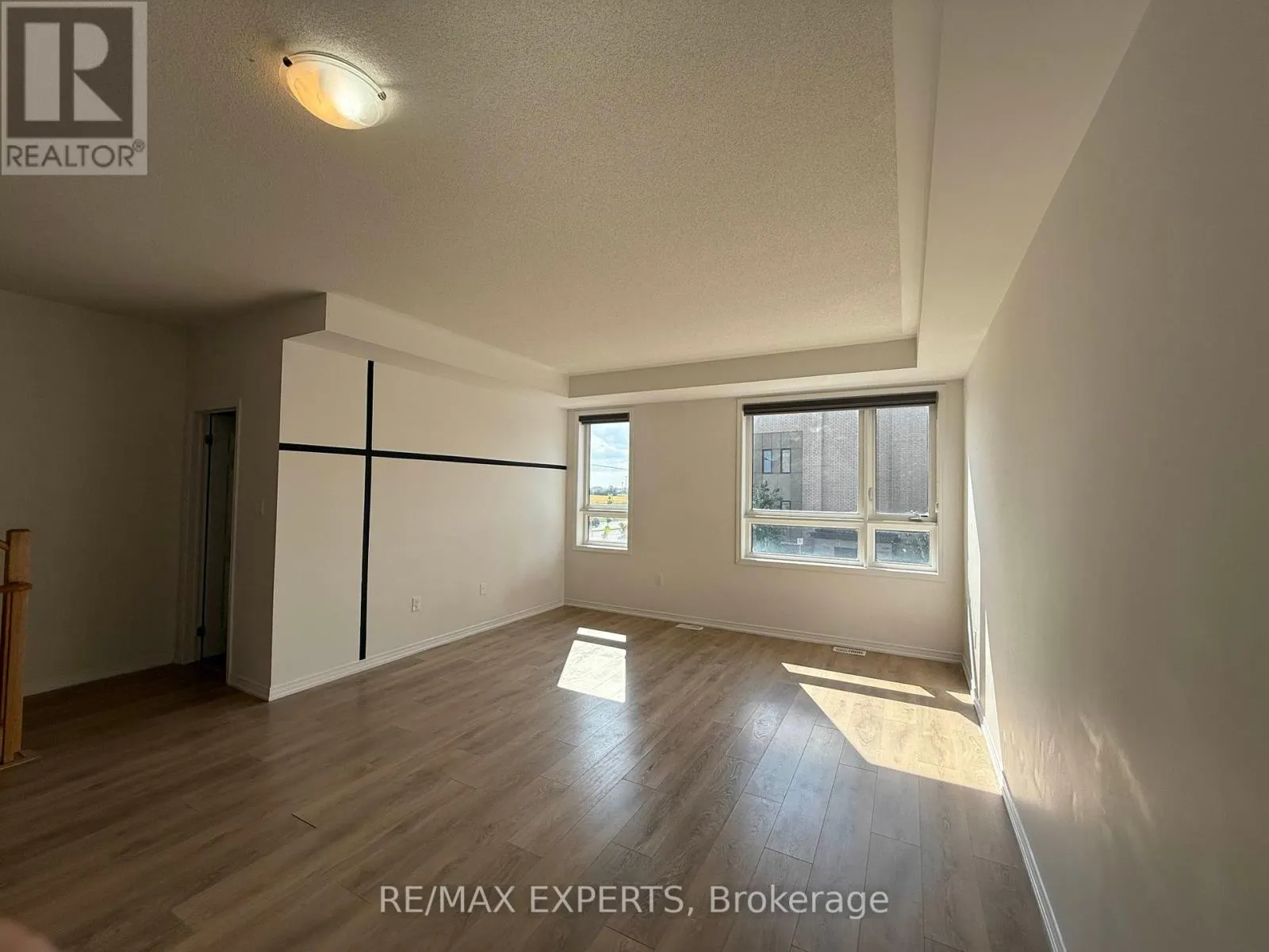 5 WOODSTREAM DRIVE
