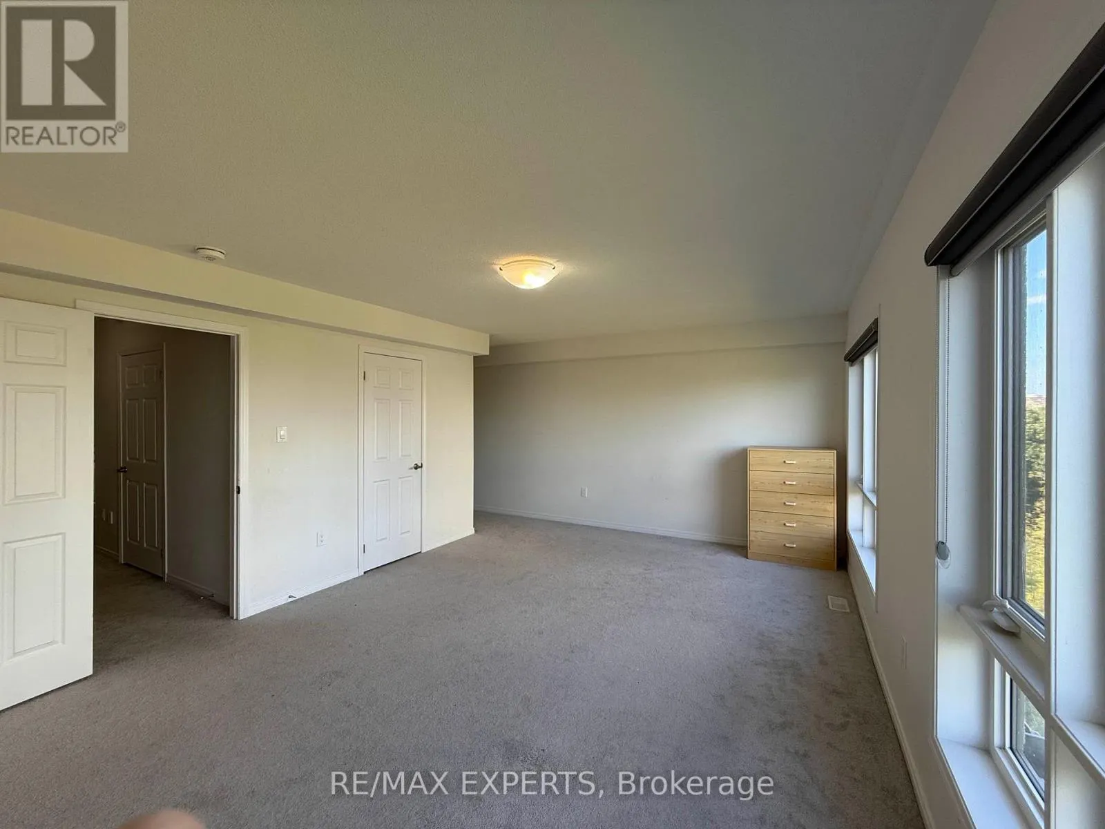 5 WOODSTREAM DRIVE