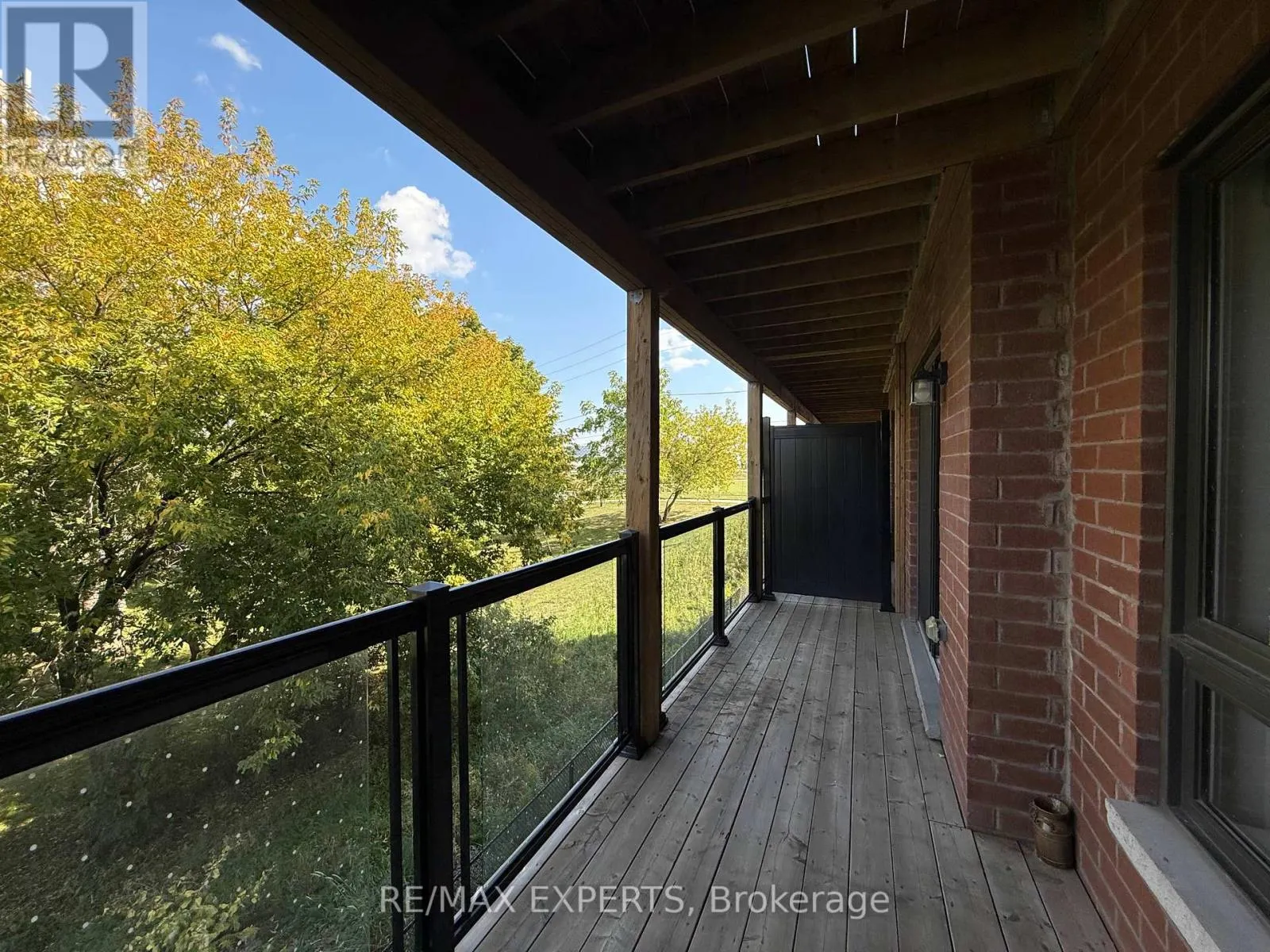 5 WOODSTREAM DRIVE