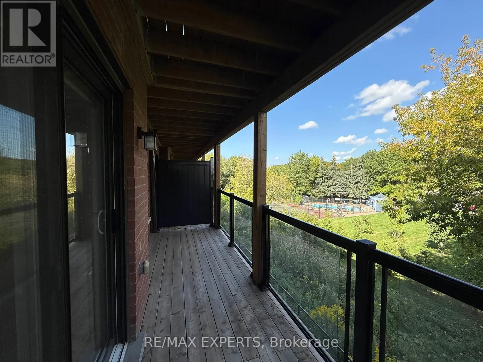 5 WOODSTREAM DRIVE