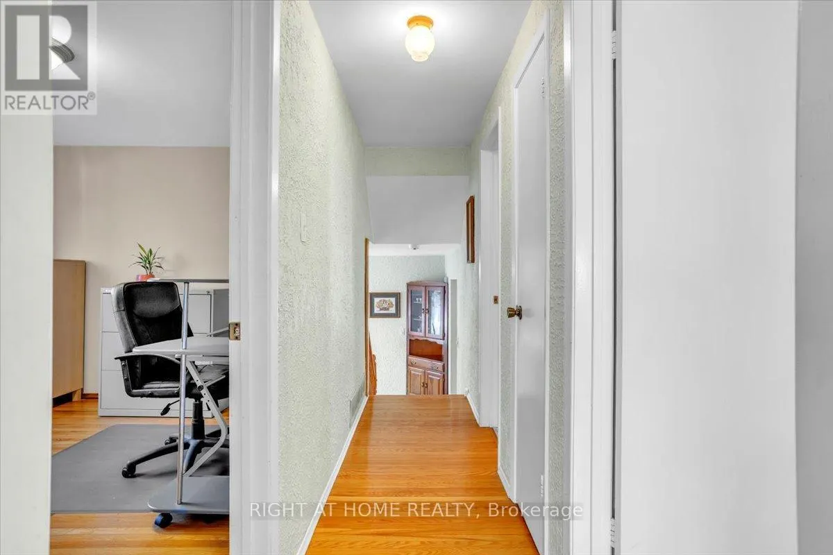 21 WILLIS DRIVE