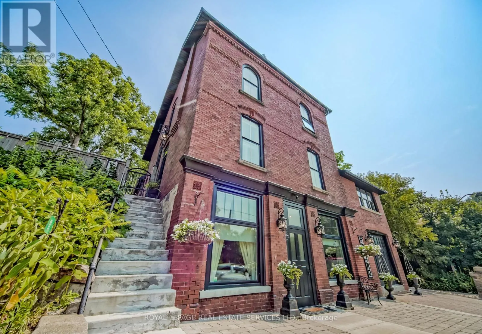 11 MAIN STREET S