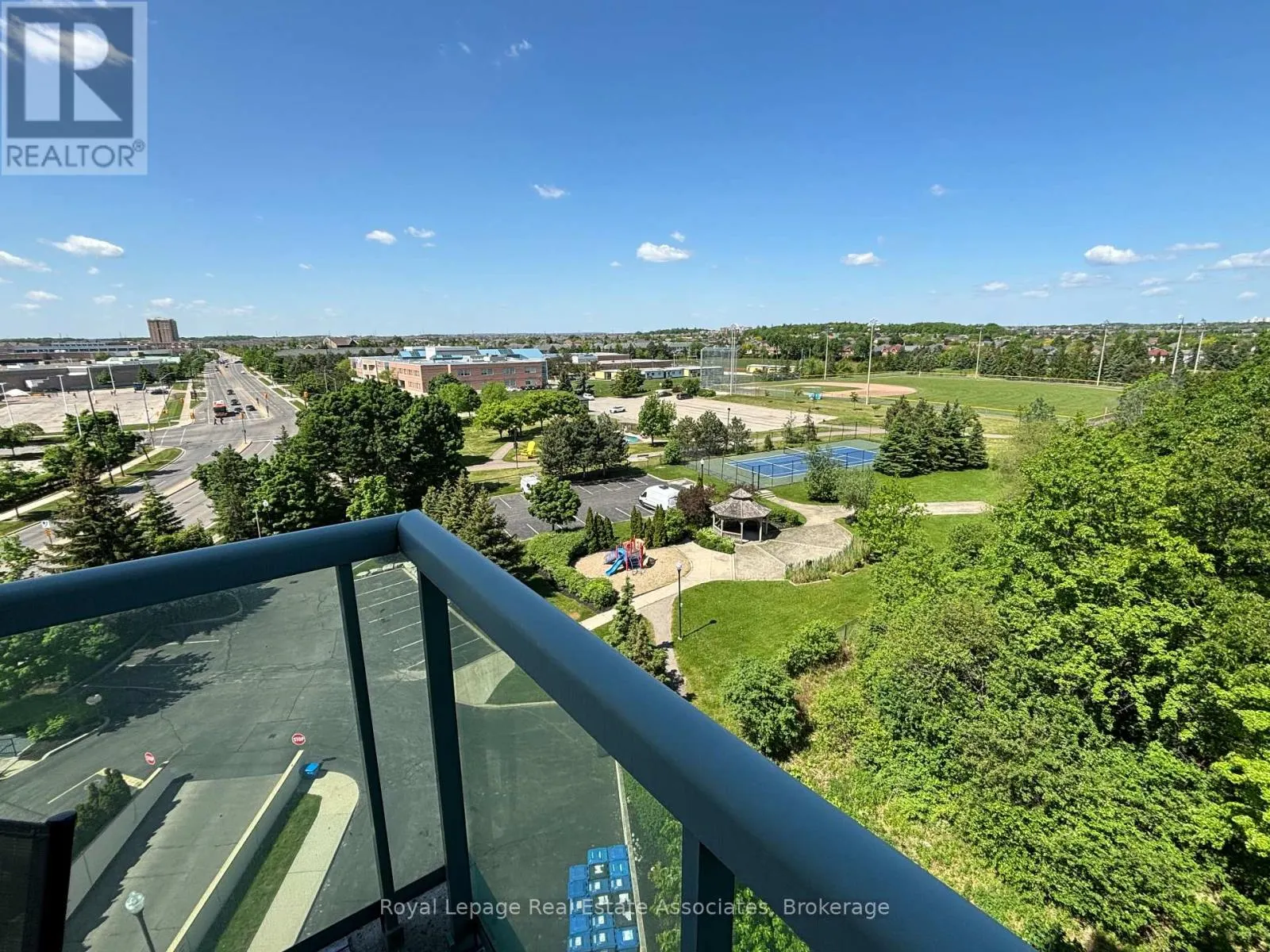 809 - 2585 ERIN CENTRE BOULEVARD