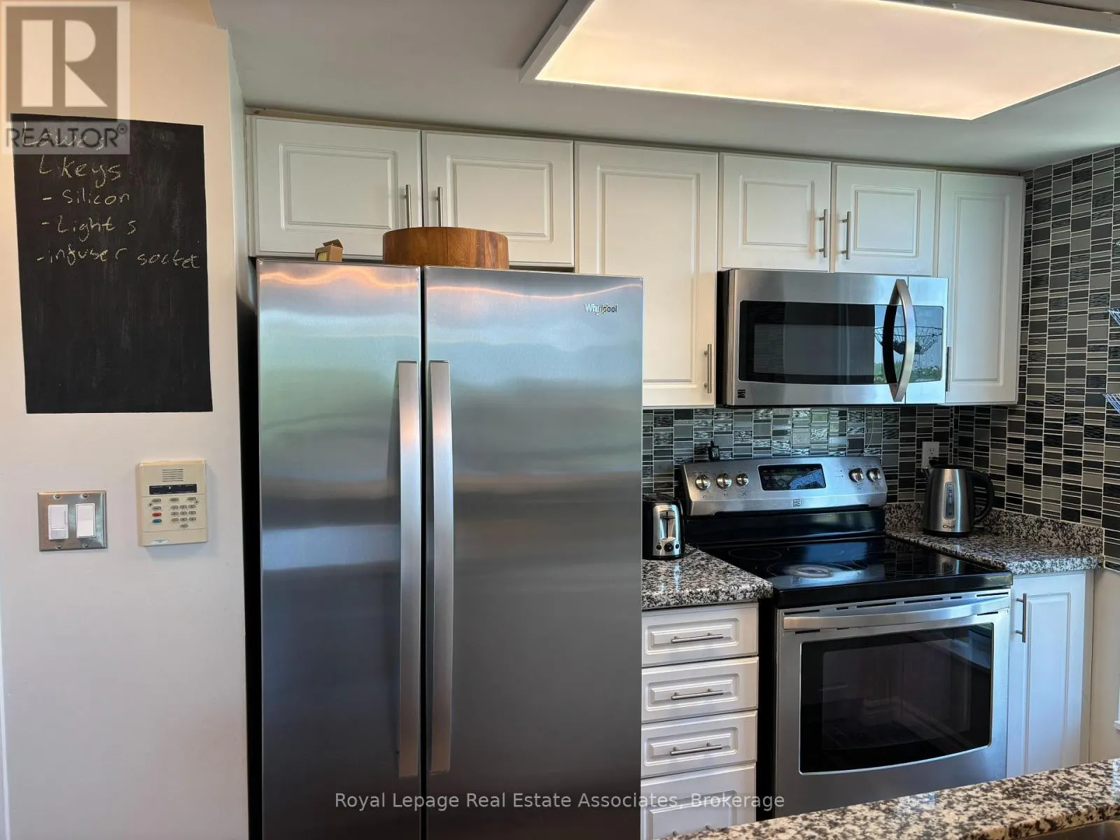 809 - 2585 ERIN CENTRE BOULEVARD