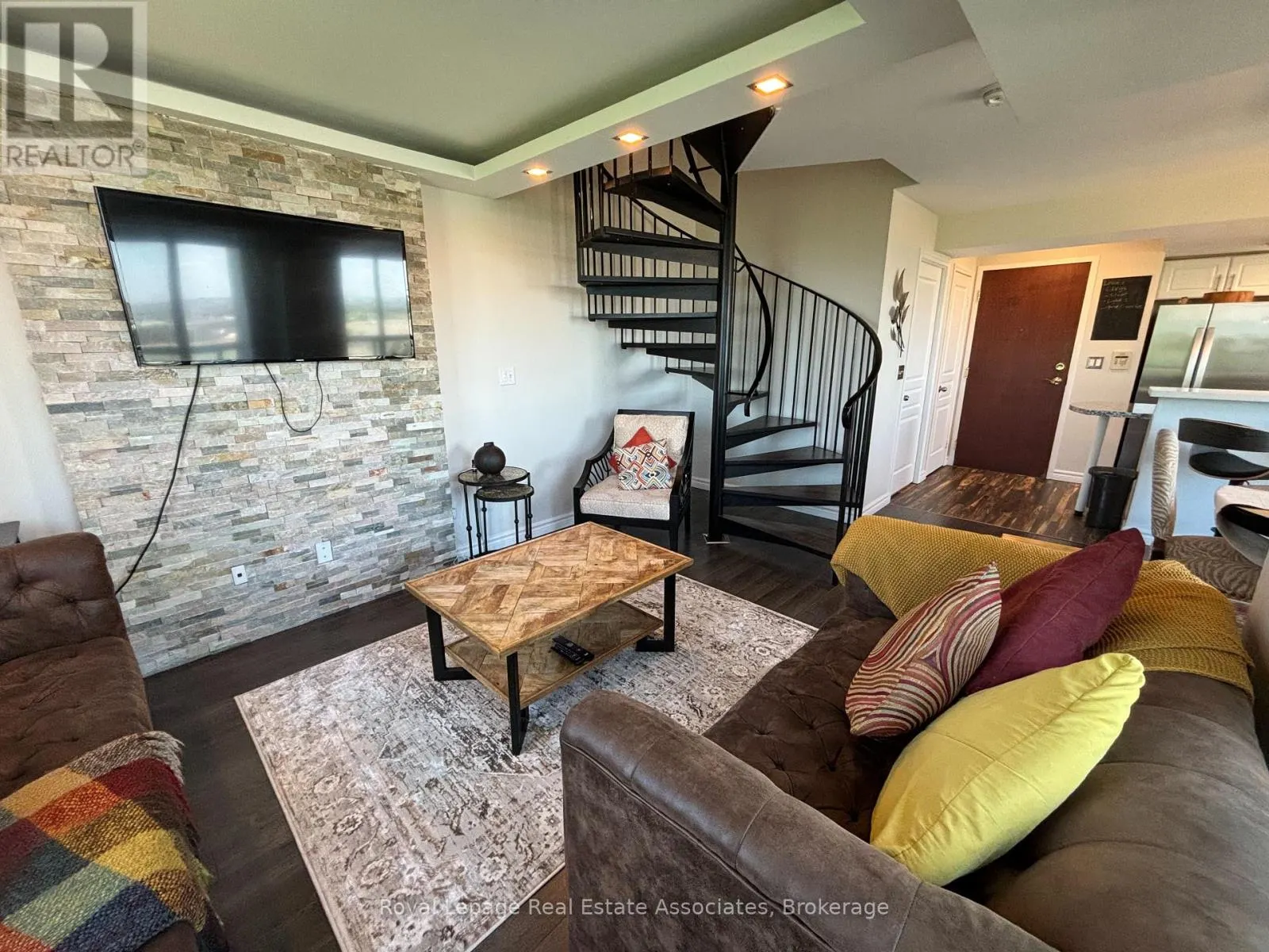 809 - 2585 ERIN CENTRE BOULEVARD