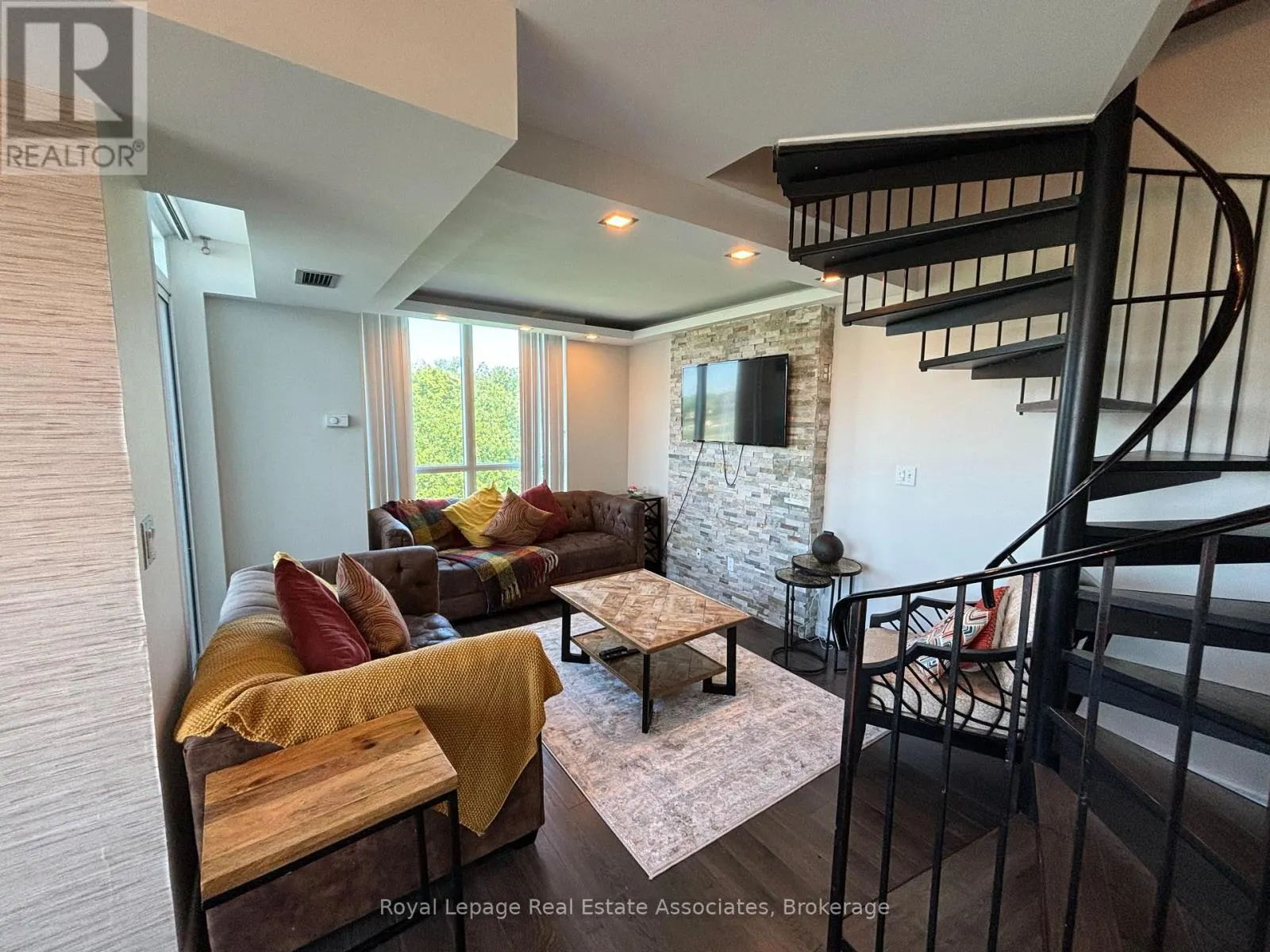 809 - 2585 ERIN CENTRE BOULEVARD