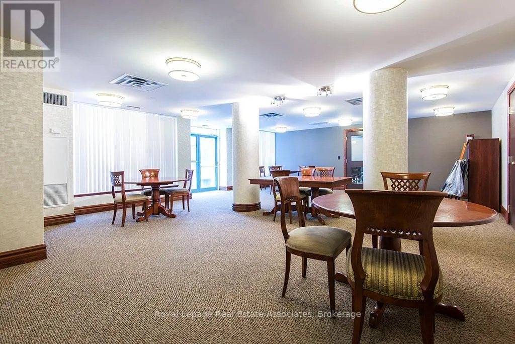 809 - 2585 ERIN CENTRE BOULEVARD