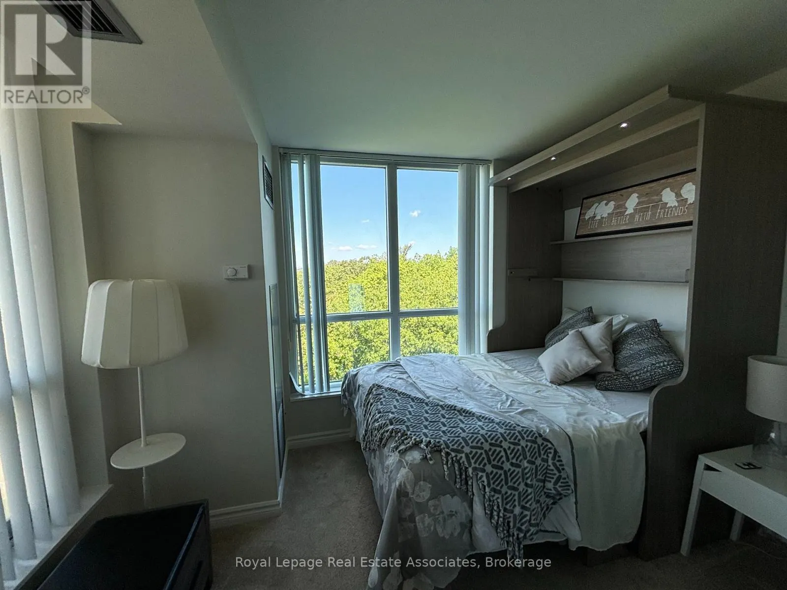 809 - 2585 ERIN CENTRE BOULEVARD