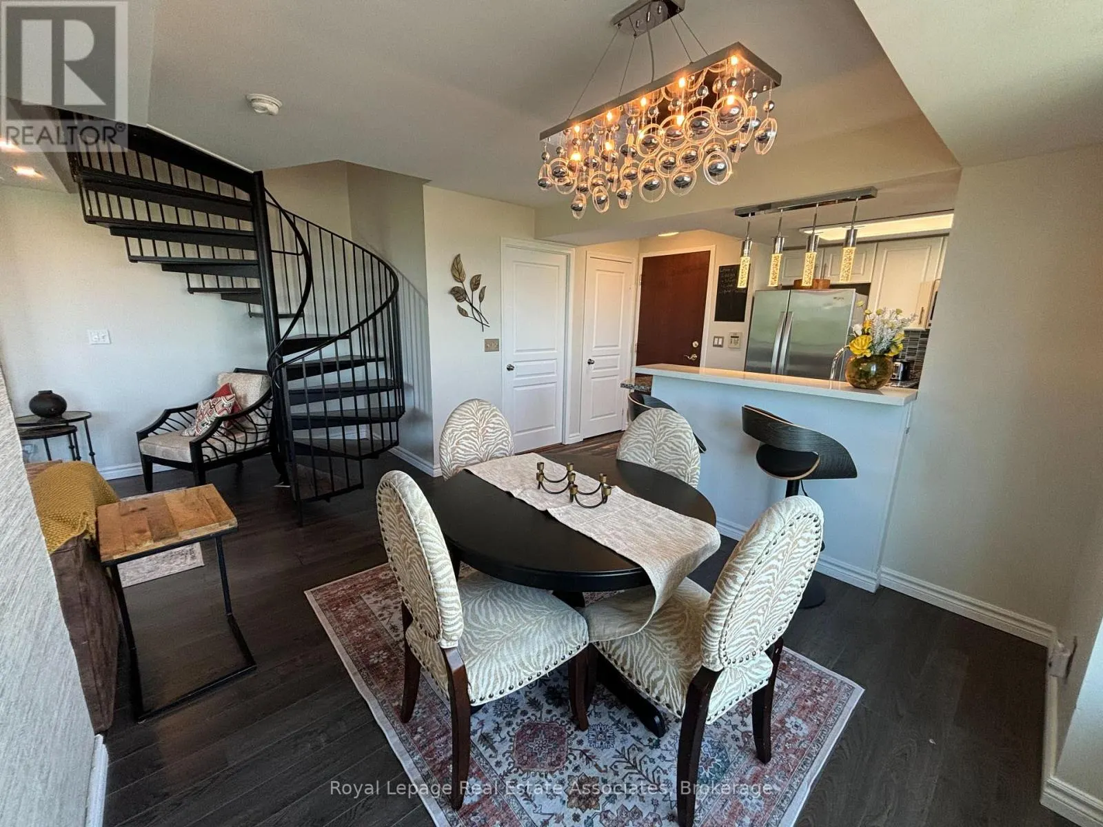 809 - 2585 ERIN CENTRE BOULEVARD