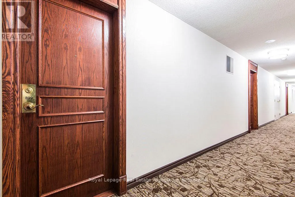 809 - 2585 ERIN CENTRE BOULEVARD