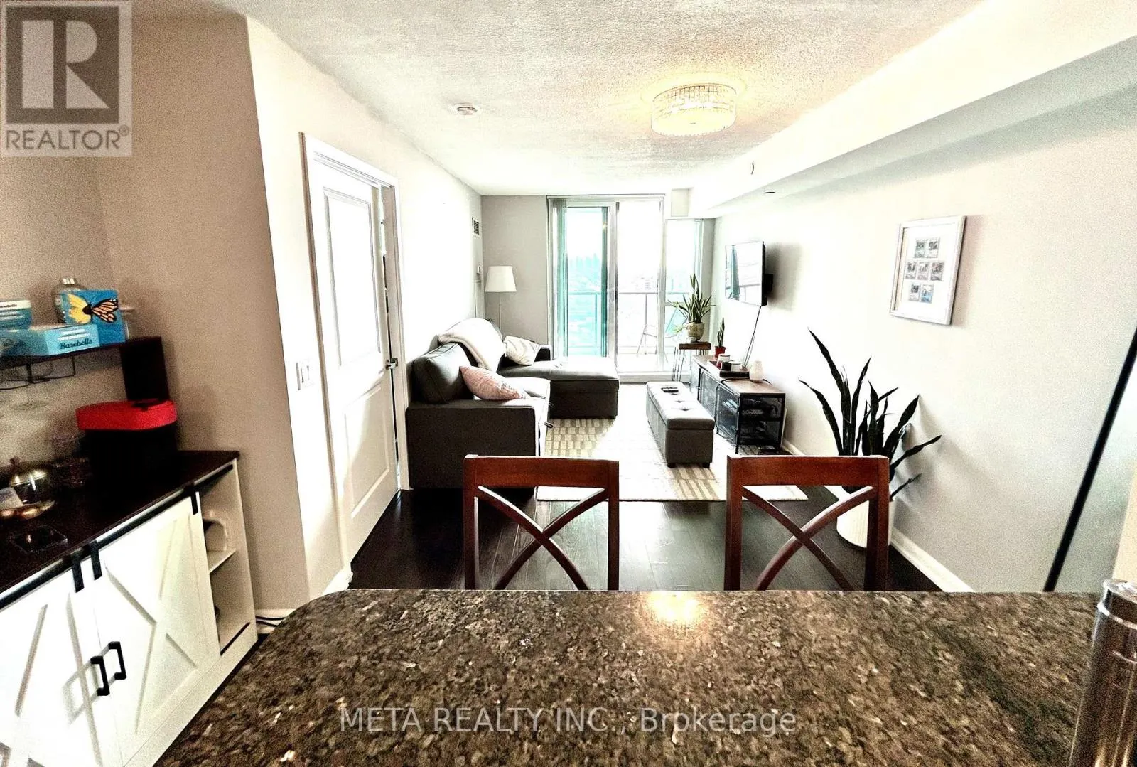 1811 - 215 SHERWAY GARDENS ROAD