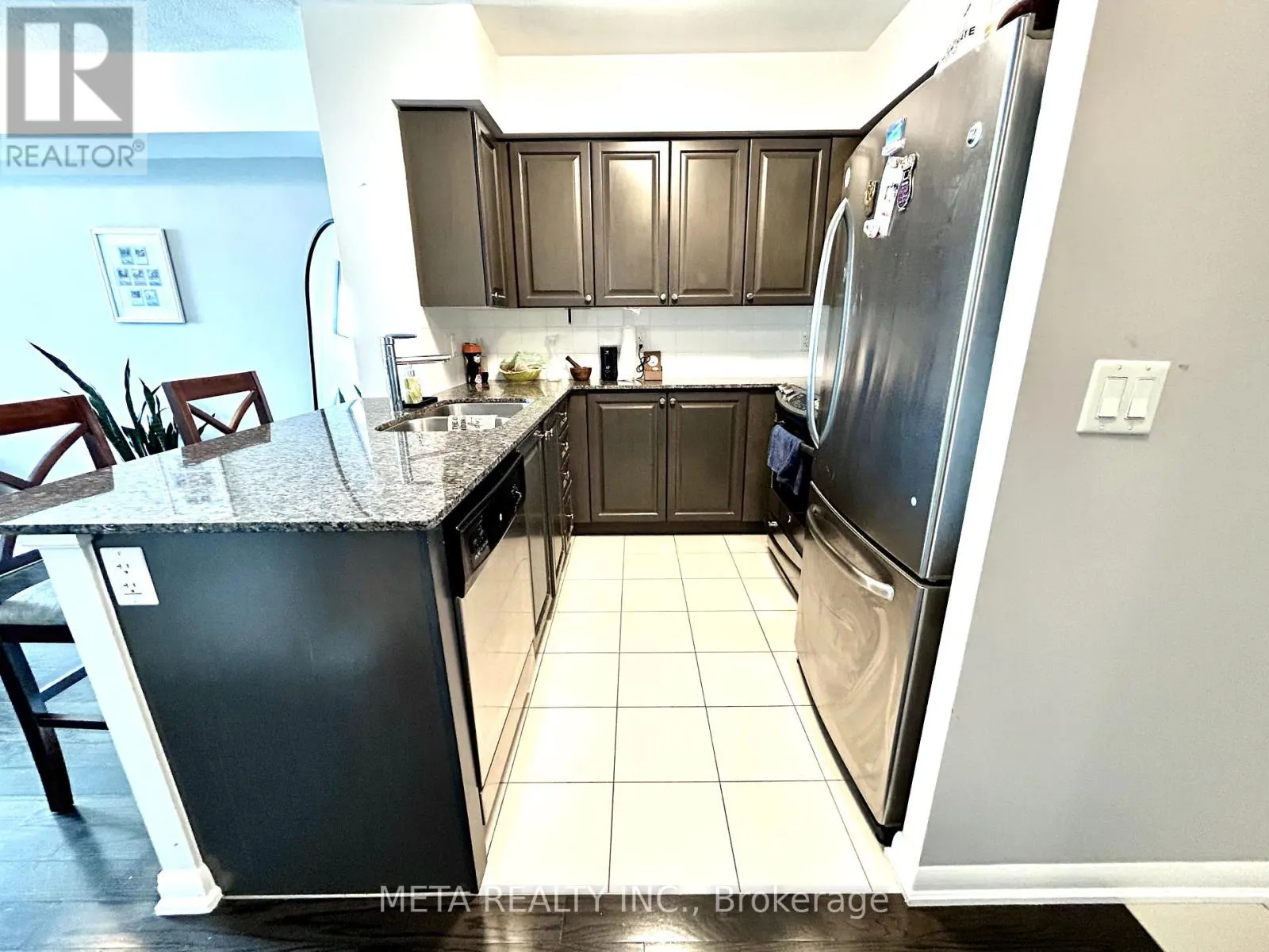 1811 - 215 SHERWAY GARDENS ROAD