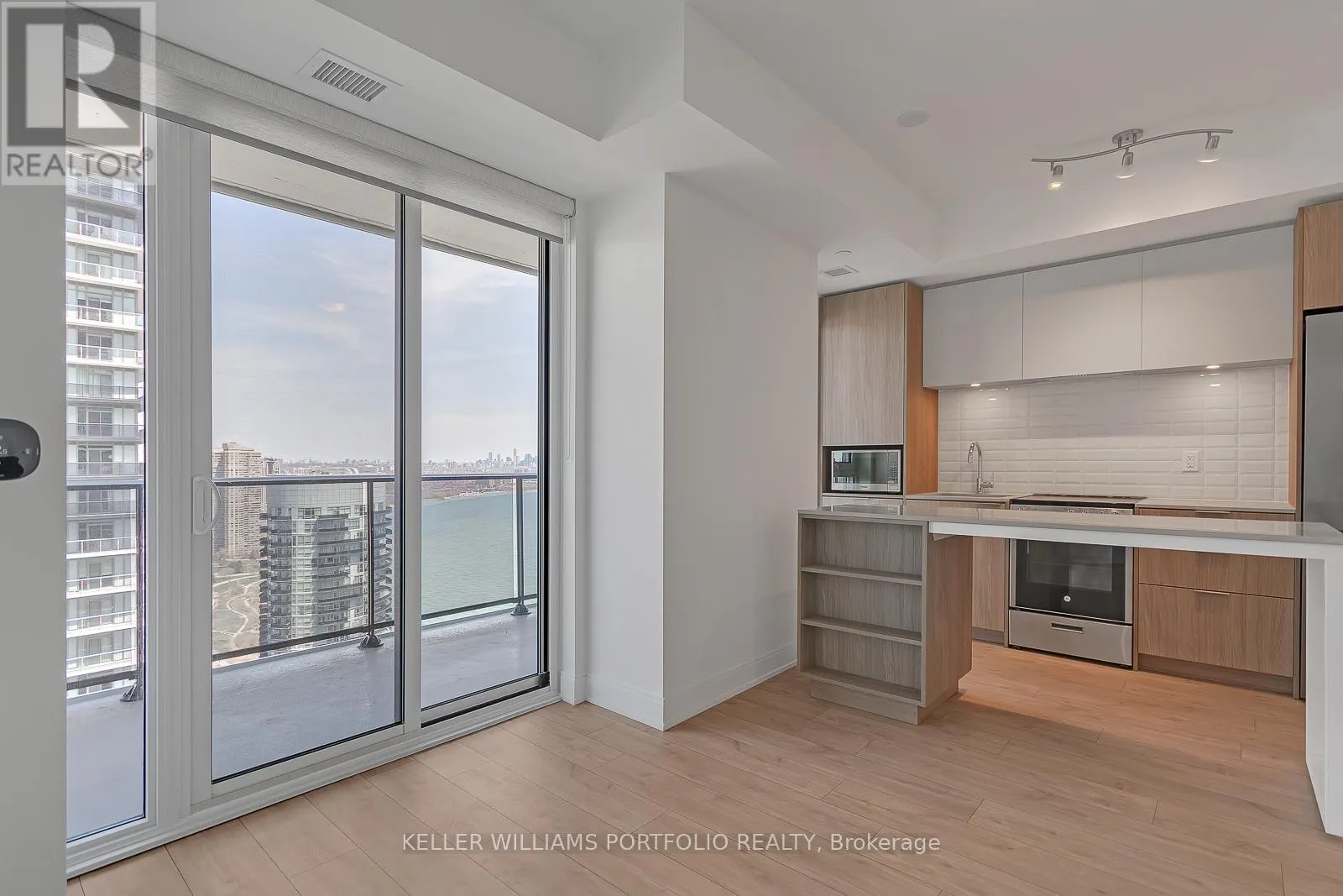 3603 - 70 ANNIE CRAIG DRIVE