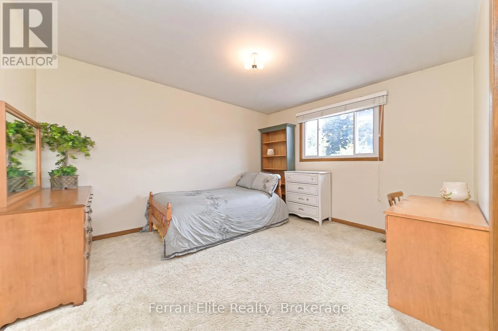 2406 RAVENSTHORPE CRESCENT