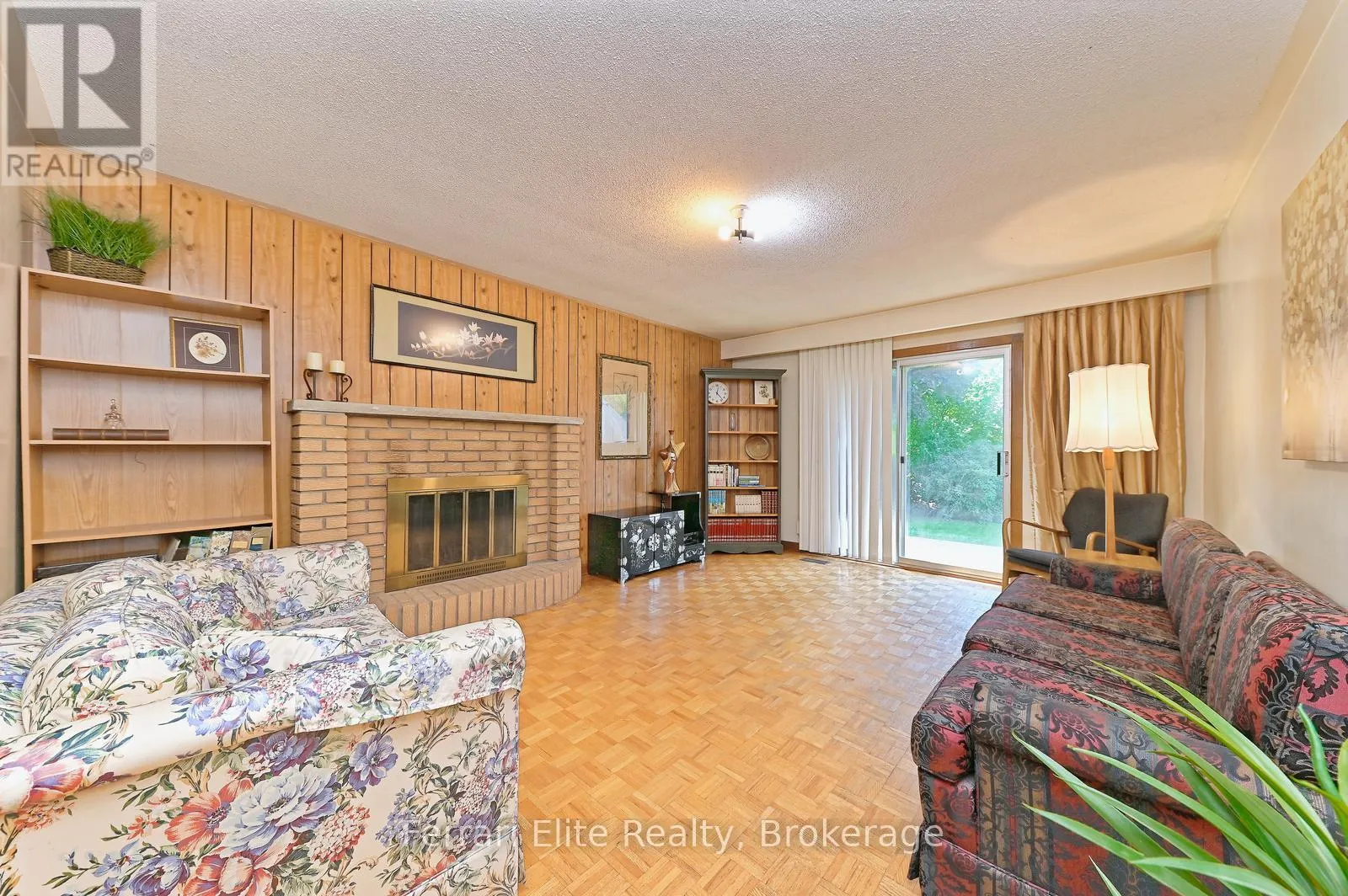 2406 RAVENSTHORPE CRESCENT