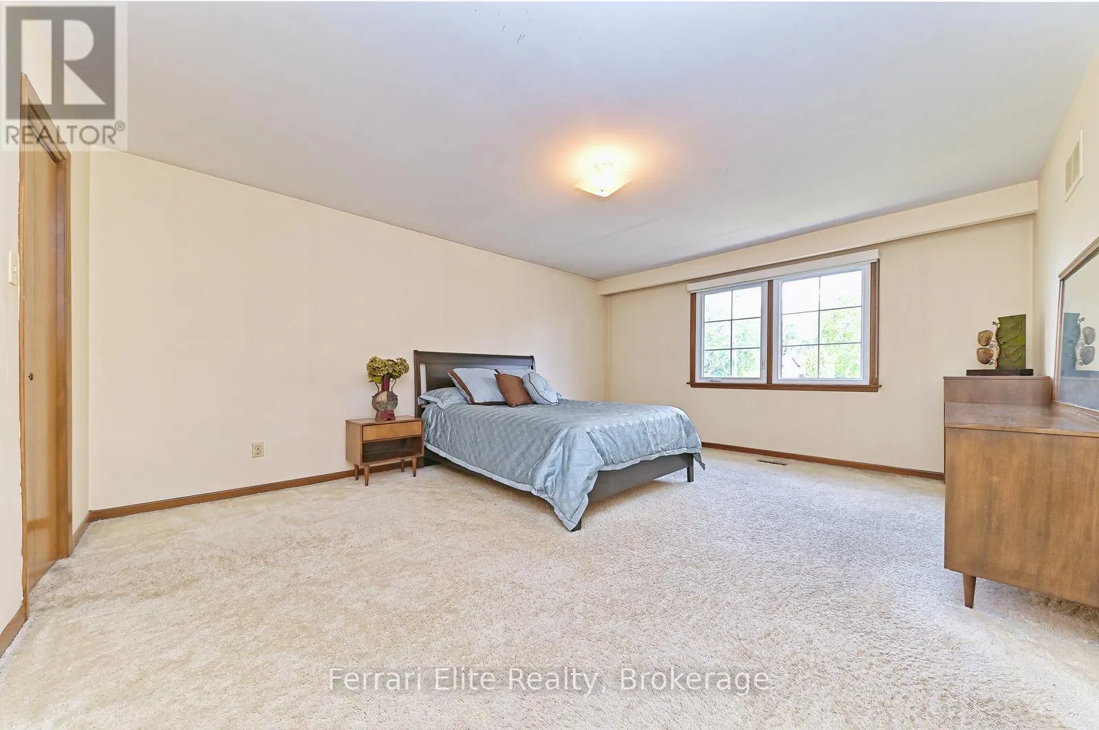 2406 RAVENSTHORPE CRESCENT