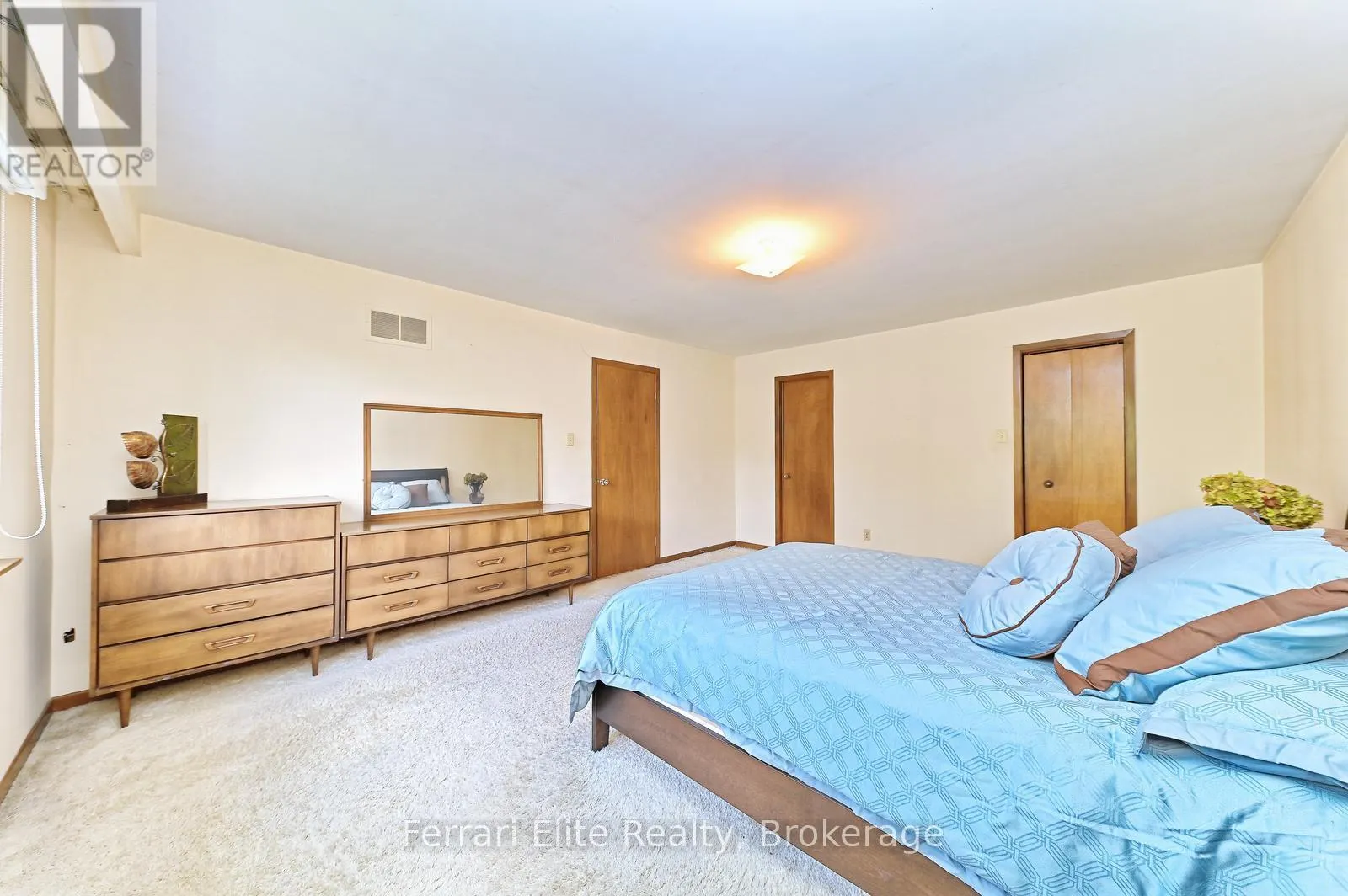 2406 RAVENSTHORPE CRESCENT